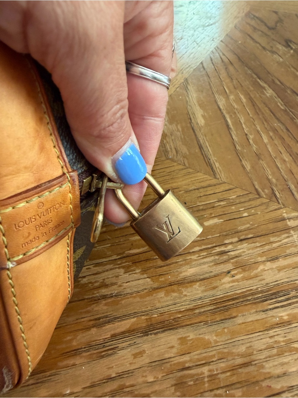 Authentic Louis Vuitton Alma PM - Picture 6 of 9